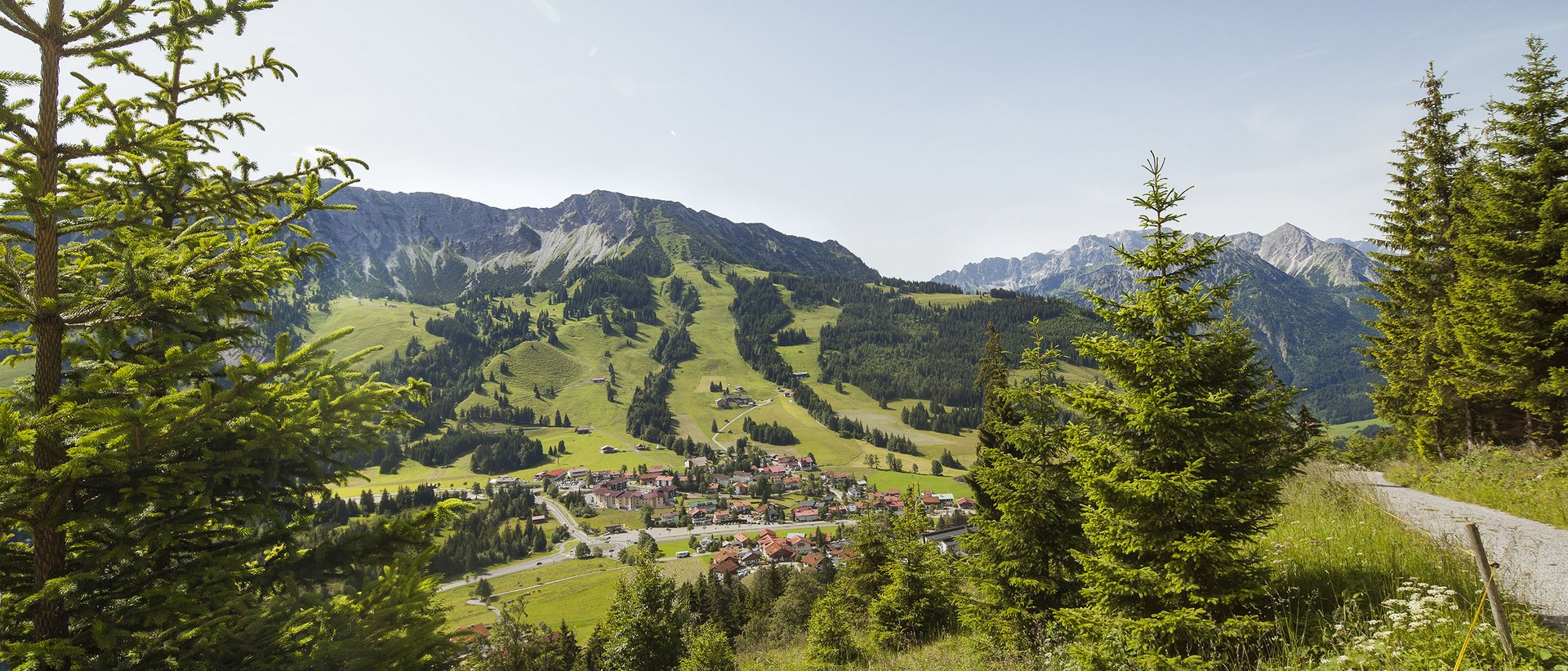 Wandern rund um die Alpin Lodges in Oberjoch Wandern rund um die Alpin Lodges in Oberjoch